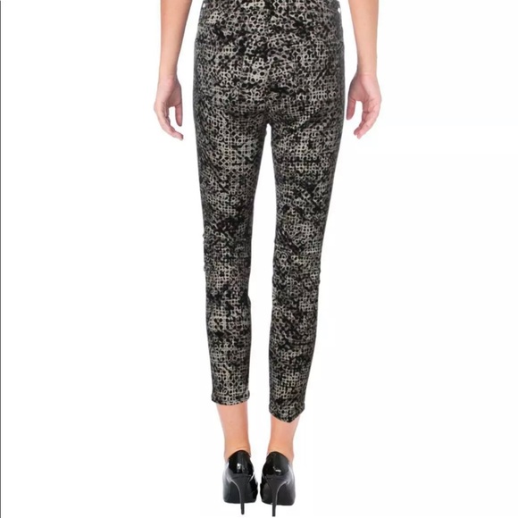 NEW J BRAND MID RISE CROPPED CAPRI JEANS - Picture 2 of 5